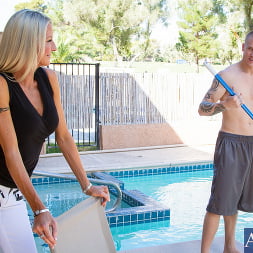 Emma Starr in Seduced by a Cougar